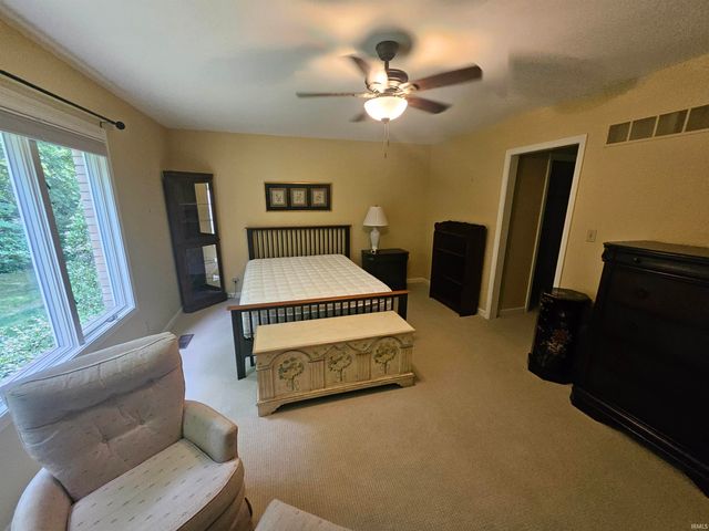 1322 Timberlake Road, Evansville, IN 47710