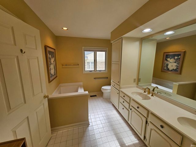 1322 Timberlake Road, Evansville, IN 47710