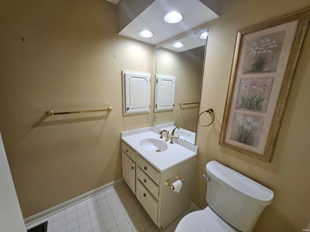 1322 Timberlake Road, Evansville, IN 47710