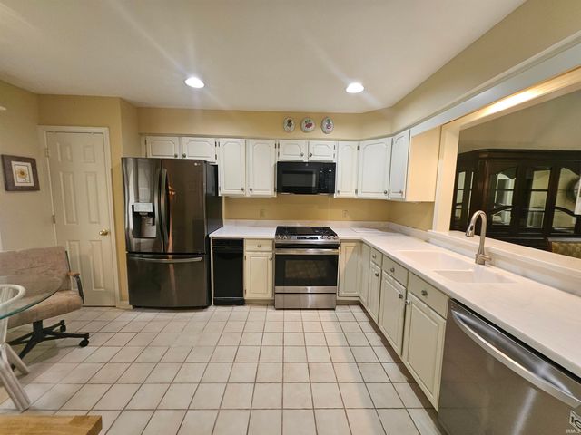 1322 Timberlake Road, Evansville, IN 47710