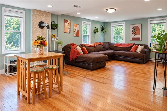 1901 Old Louisquisset Pike, Lincoln, RI 02865