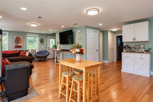1901 Old Louisquisset Pike, Lincoln, RI 02865