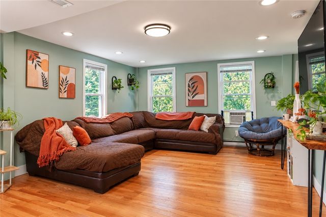 1901 Old Louisquisset Pike, Lincoln, RI 02865