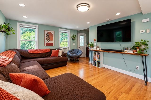 1901 Old Louisquisset Pike, Lincoln, RI 02865