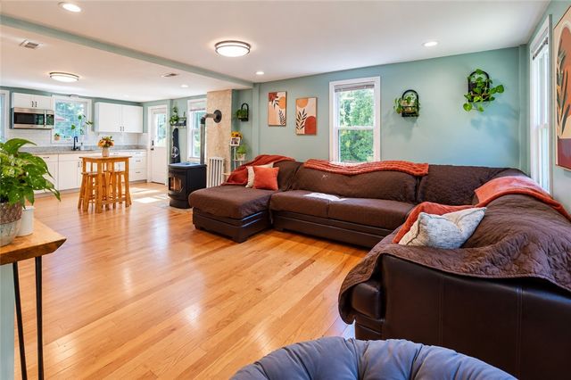 1901 Old Louisquisset Pike, Lincoln, RI 02865