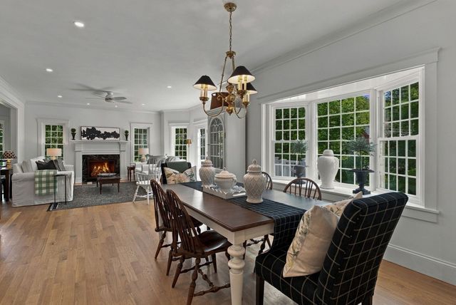 303 Chestnut St, North Andover, MA 01845