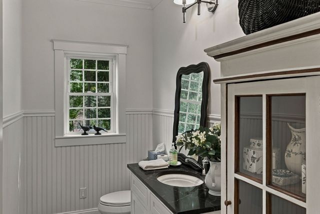 303 Chestnut St, North Andover, MA 01845