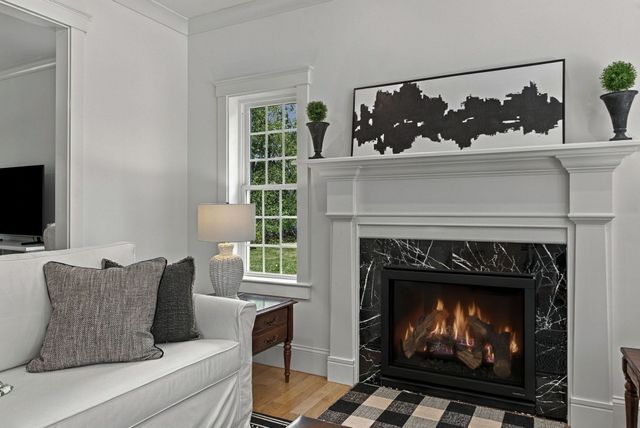 303 Chestnut St, North Andover, MA 01845