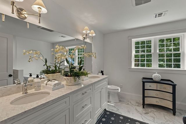 303 Chestnut St, North Andover, MA 01845