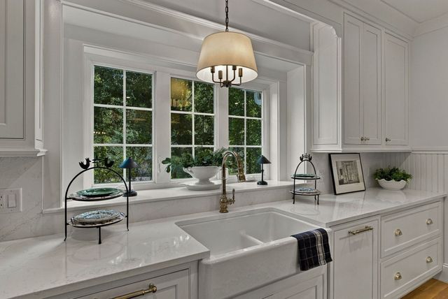 303 Chestnut St, North Andover, MA 01845