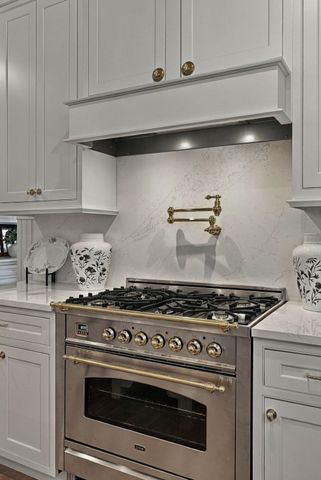 303 Chestnut St, North Andover, MA 01845