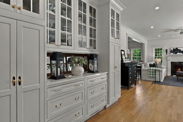 303 Chestnut St, North Andover, MA 01845