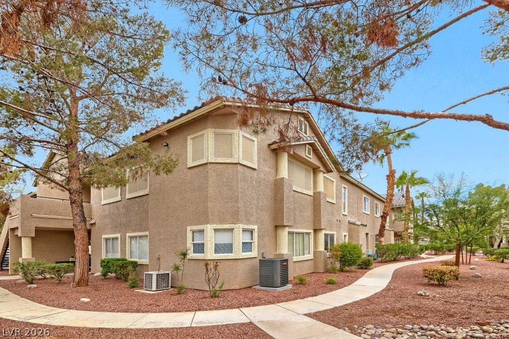 2152 Jasper Bluff Street 202, Las Vegas, NV 89117 — exterior