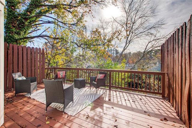 879 Lenox Oaks NE Circle, Atlanta, GA 30324