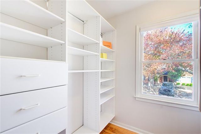 879 Lenox Oaks NE Circle, Atlanta, GA 30324