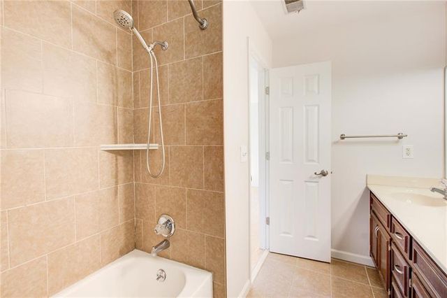 879 Lenox Oaks NE Circle, Atlanta, GA 30324