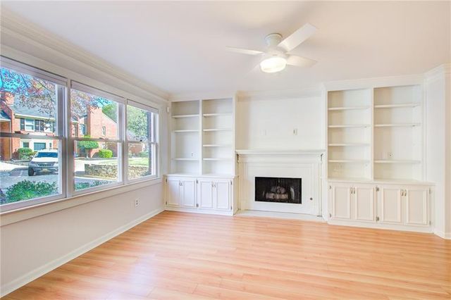 879 Lenox Oaks NE Circle, Atlanta, GA 30324