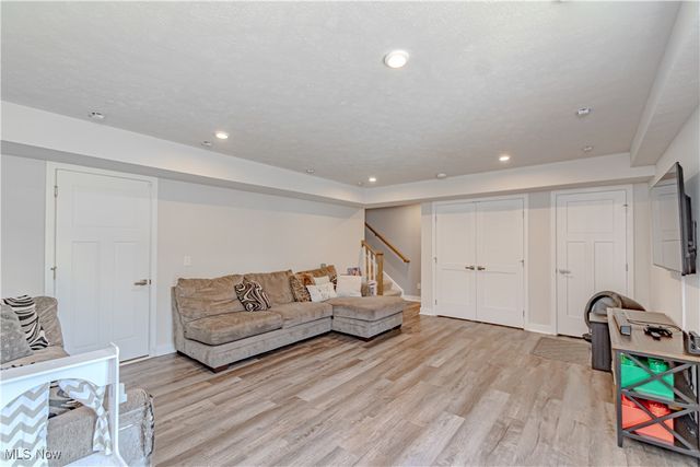 344 E Reno Drive, Louisville, OH 44641