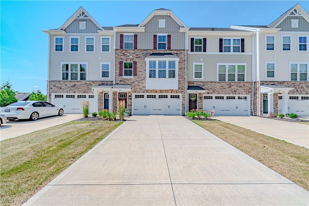 344 E Reno Drive, Louisville, OH 44641