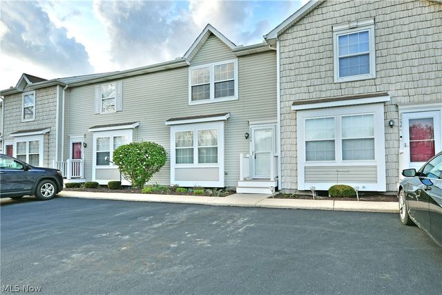 3254 Deer Trail B, Cortland, OH 44410