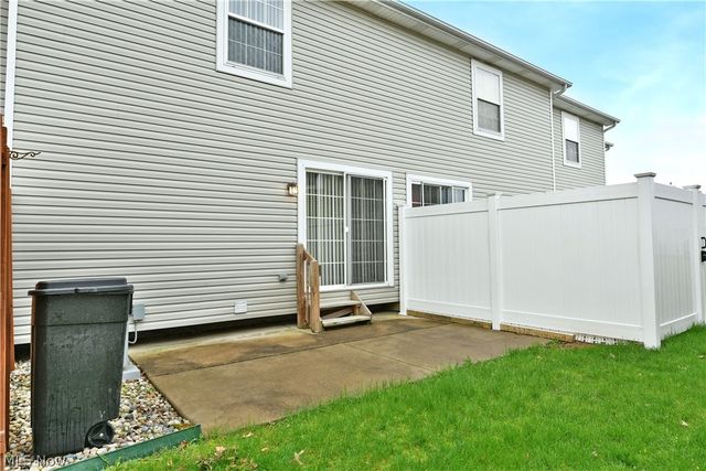 3254 Deer Trail B, Cortland, OH 44410