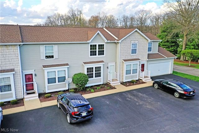 3254 Deer Trail B, Cortland, OH 44410