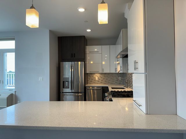 18 Cliveden 604, Quincy, MA 02169