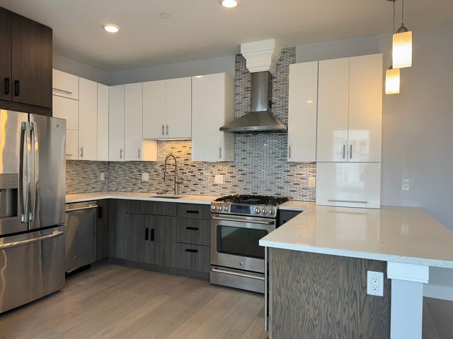 18 Cliveden 604, Quincy, MA 02169