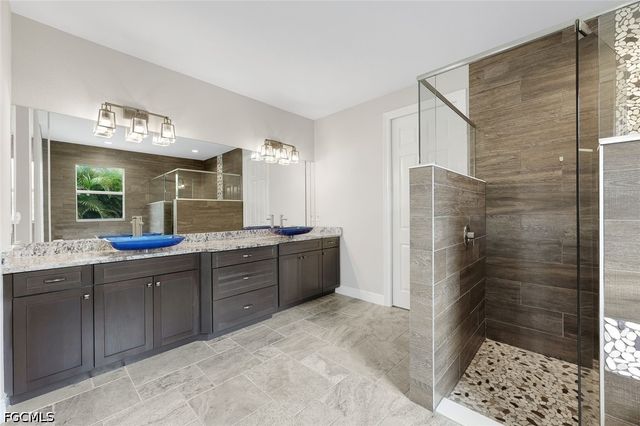 1927 SW 47th TER, Cape Coral, FL 33914