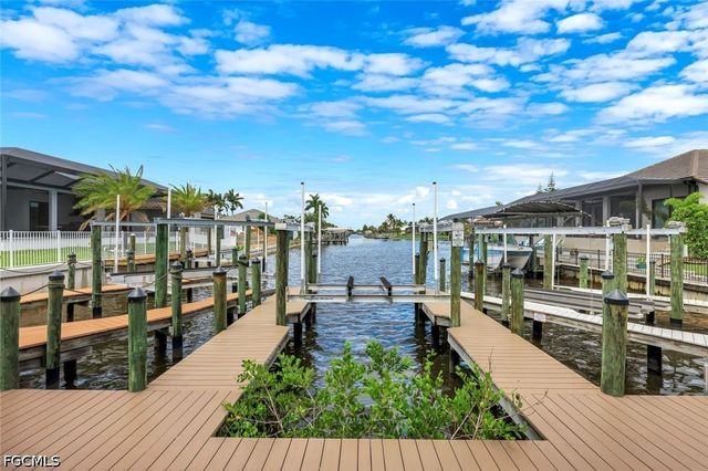 1927 SW 47th TER, Cape Coral, FL 33914