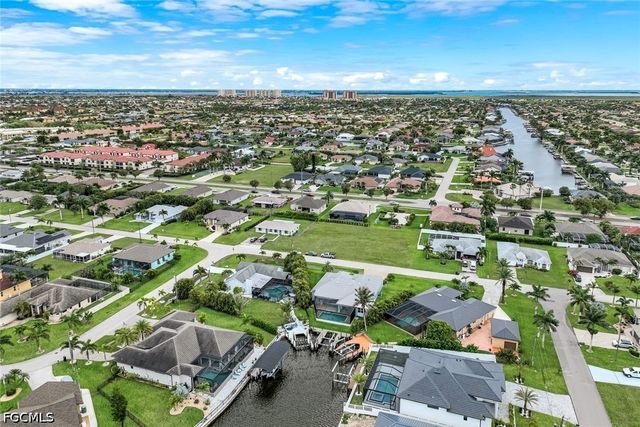 1927 SW 47th TER, Cape Coral, FL 33914