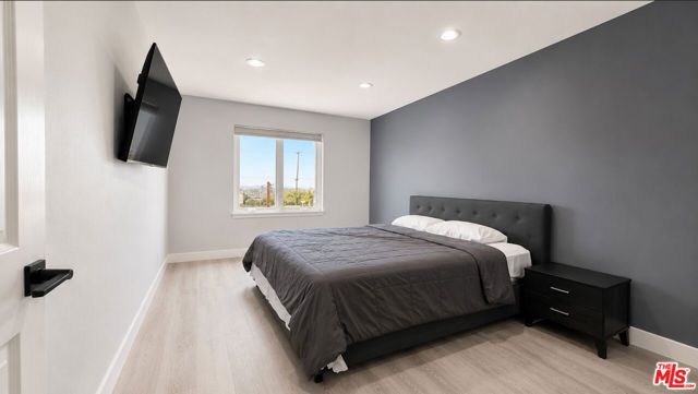 1250 S Westgate Avenue 302, Los Angeles, CA 90025