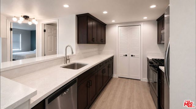1250 S Westgate Avenue 302, Los Angeles, CA 90025