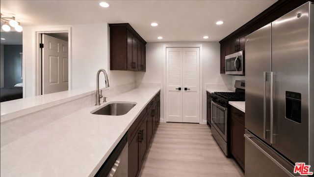 1250 S Westgate Avenue 302, Los Angeles, CA 90025