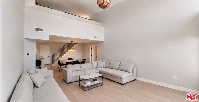 1250 S Westgate Avenue 302, Los Angeles, CA 90025