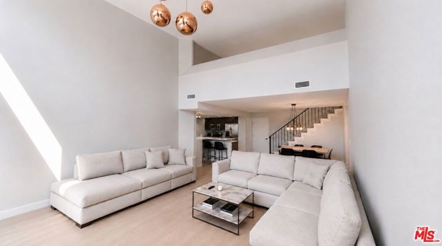 1250 S Westgate Avenue 302, Los Angeles, CA 90025