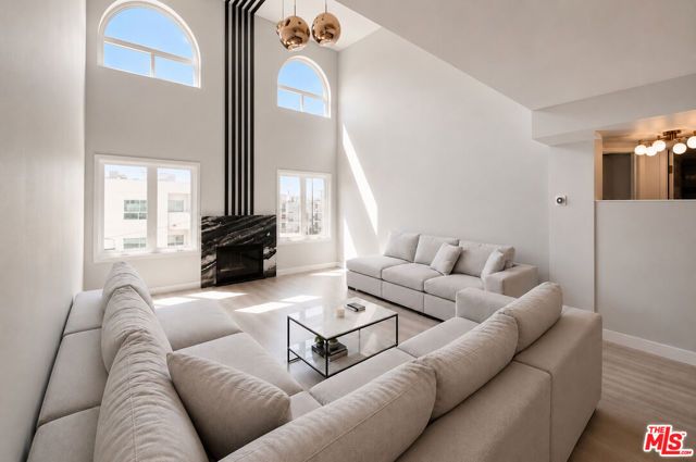 1250 S Westgate Avenue 302, Los Angeles, CA 90025