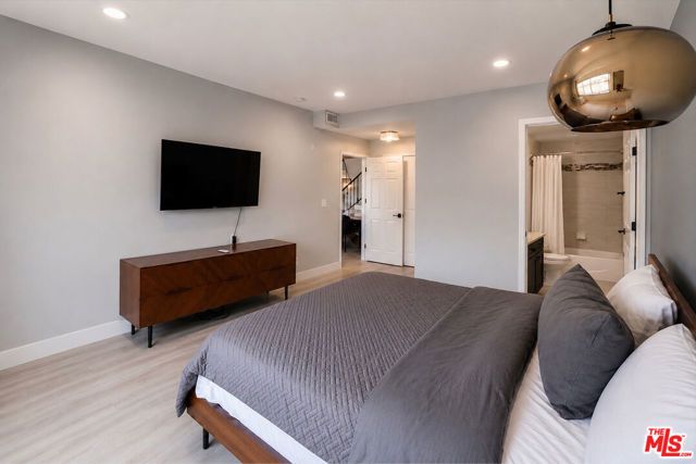 1250 S Westgate Avenue 302, Los Angeles, CA 90025