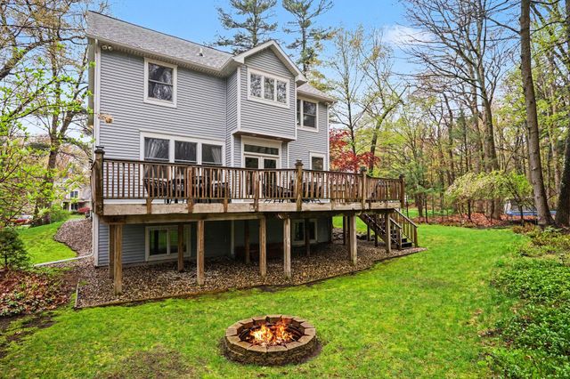 18099 Woodland Trail, Spring Lake, MI 49456