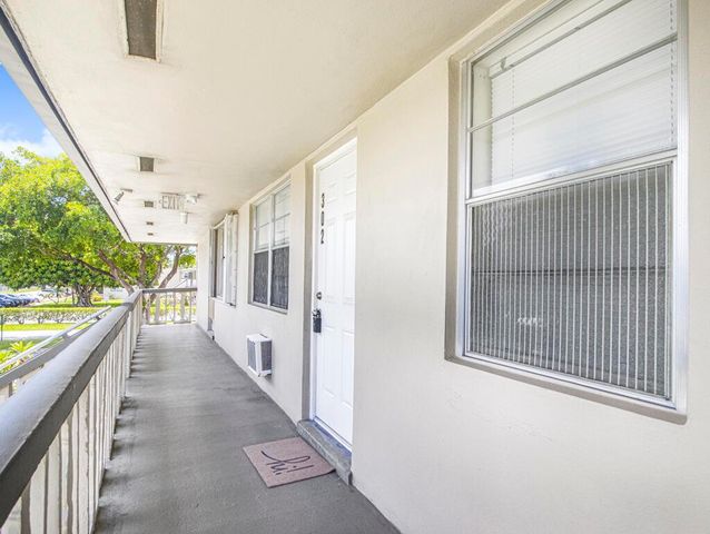 302 Norwich M 302, West Palm Beach, FL 33417
