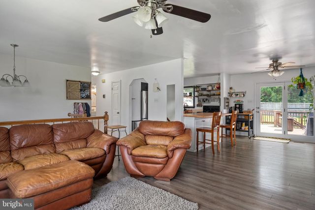 1215 CAMPUS CT, Westminster, MD 21157