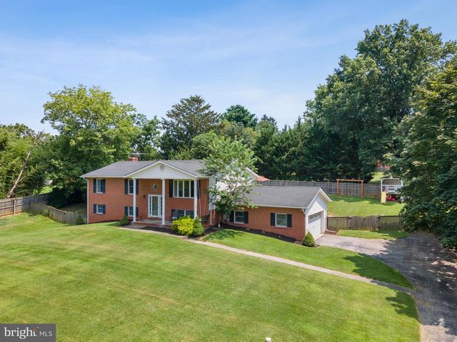 1215 CAMPUS CT, Westminster, MD 21157