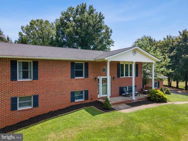 1215 CAMPUS CT, Westminster, MD 21157