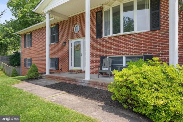 1215 CAMPUS CT, Westminster, MD 21157
