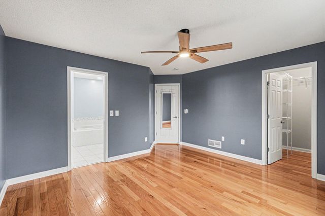 11773 N Meadow Curve, Lindstrom, MN 55045