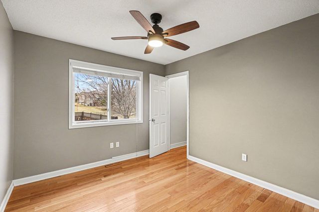 11773 N Meadow Curve, Lindstrom, MN 55045