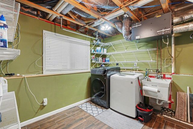 11773 N Meadow Curve, Lindstrom, MN 55045