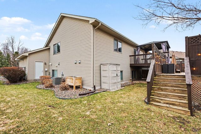 11773 N Meadow Curve, Lindstrom, MN 55045