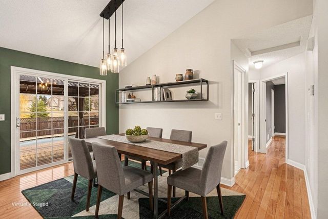 11773 N Meadow Curve, Lindstrom, MN 55045