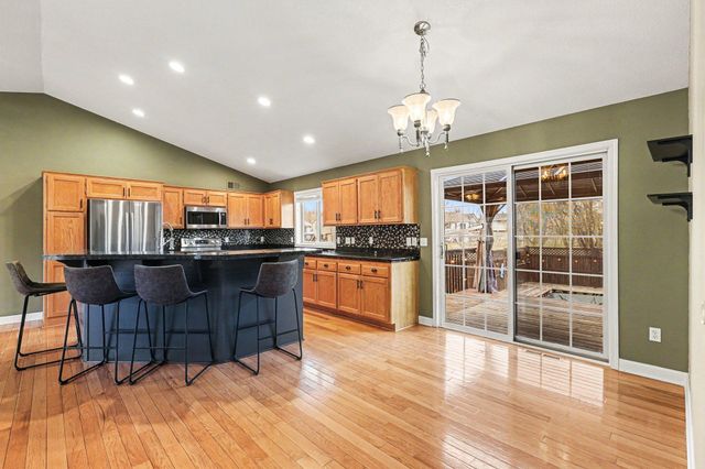 11773 N Meadow Curve, Lindstrom, MN 55045